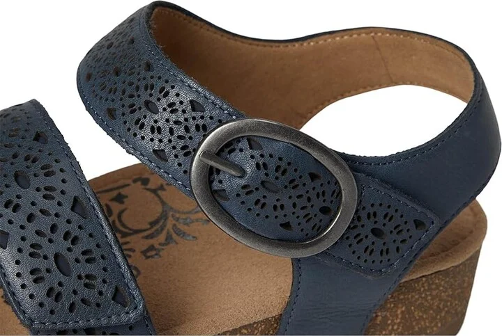 Aetrex Lilly Women's Sandals Navy Cutout : 6.5 M (B), Leather - Image 7