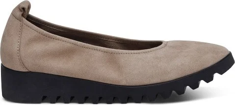 Aetrex Women Brianna Slip On - Image 6