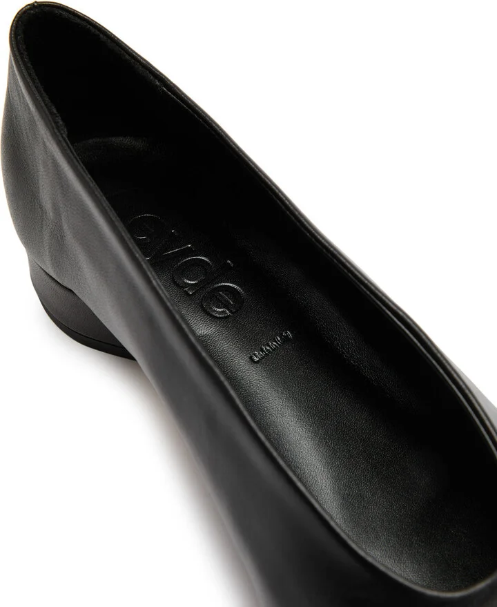 Aeyde Delia 30 Leather Pumps - Image 4