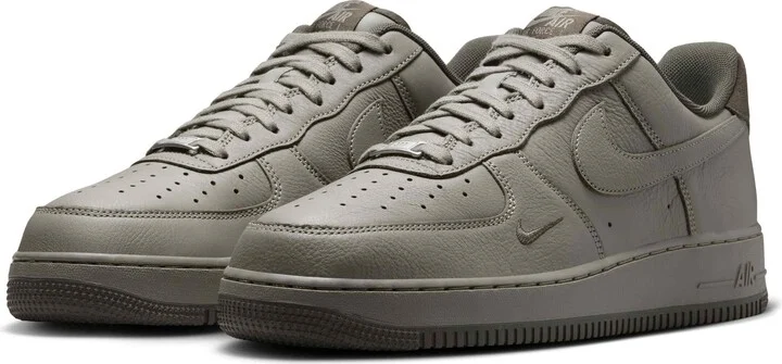 Air Force 1 '07 Basketball Sneaker