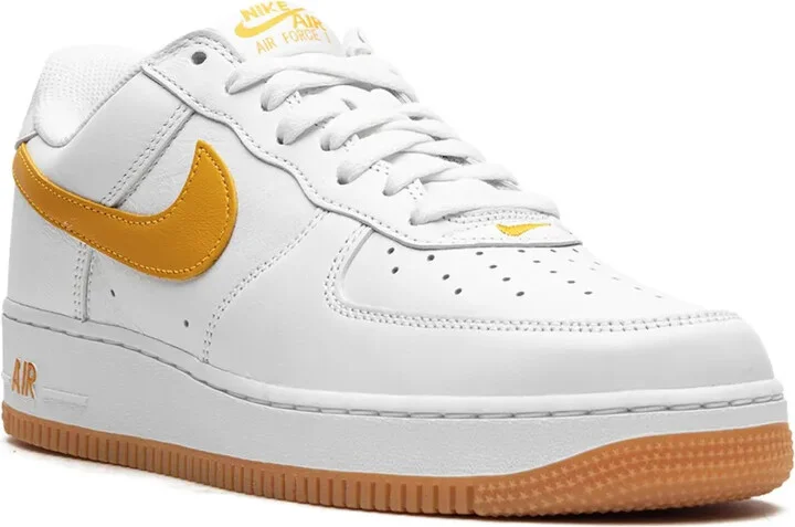 Air Force 1 Low waterproof "University Gold" sneakers - Image 2