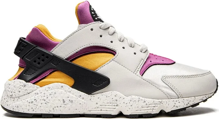 Air Huarache ''Light Bone/Lethal Pink-Univers'' sneakers