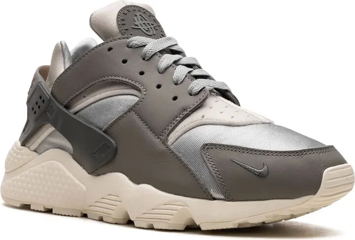 Air Huarache "Light Smoke Grey" sneakers - Image 2