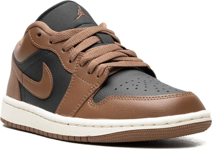 Air Jordan 1 "Brown" sneakers - Image 2