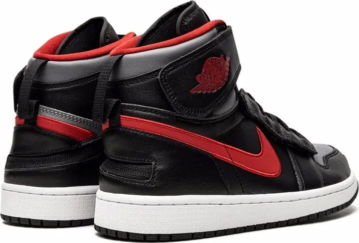 Air Jordan 1 Hi Flyease sneakers - Image 3