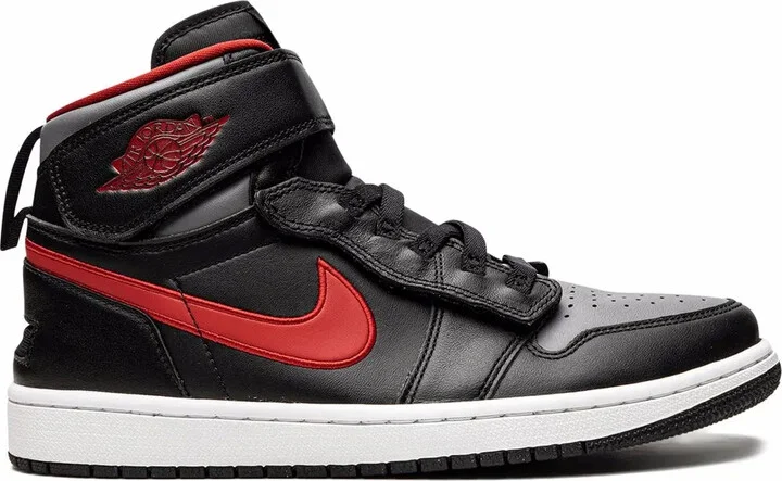 Air Jordan 1 Hi Flyease sneakers