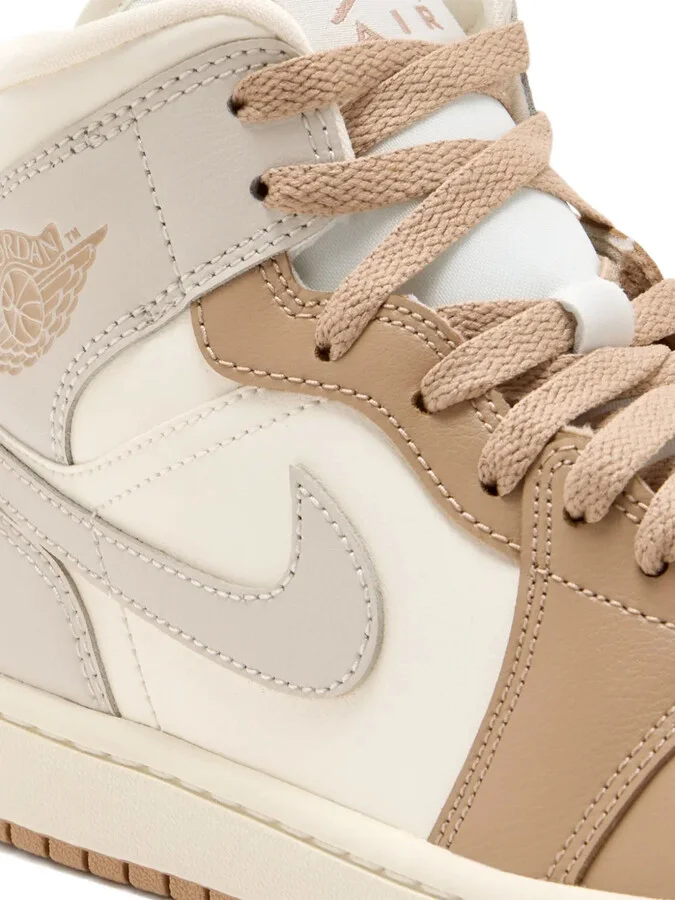 Air Jordan 1 high-top sneakers - Image 3