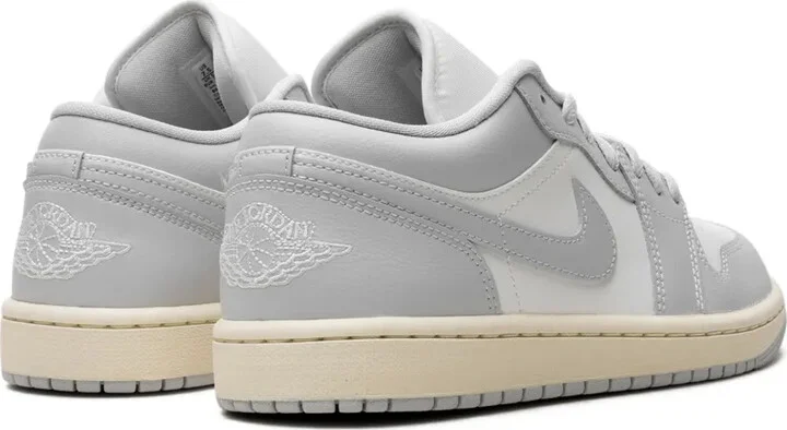 Air Jordan 1 "Light Grey" sneakers - Image 3