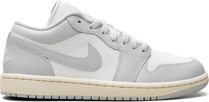 Air Jordan 1 "Light Grey" sneakers