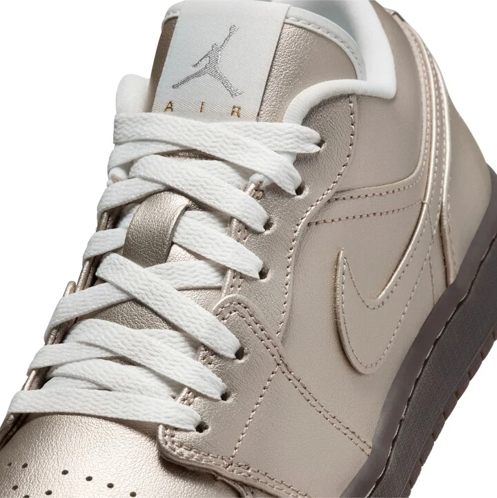 Air Jordan 1 Low SE Basketball Sneaker - Image 9