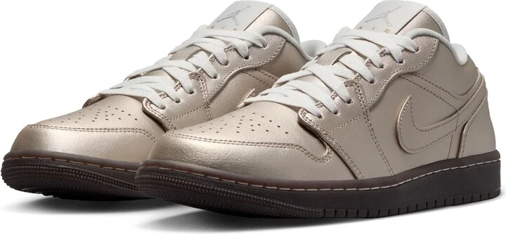 Air Jordan 1 Low SE Basketball Sneaker