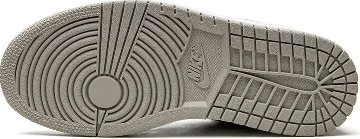 Air Jordan 1 Low SE "Iron Ore" sneakers - Image 4
