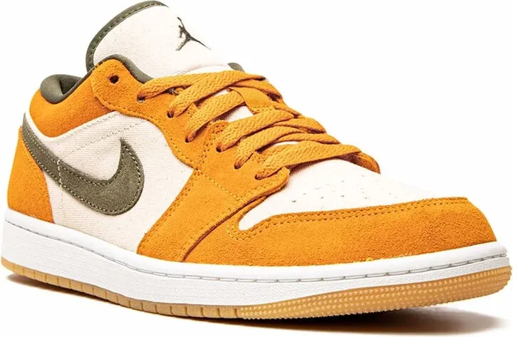 Air Jordan 1 Low SE "Light Curry" sneakers - Image 2