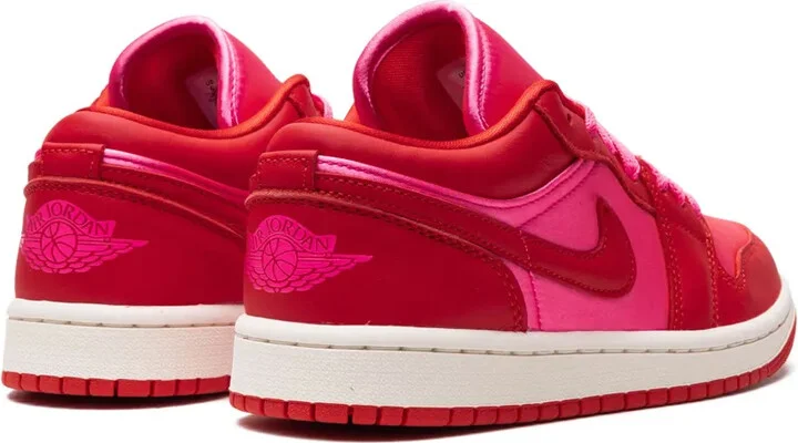 Air Jordan 1 Low SE "Pink Blast/Chile Red/Sail" sneakers - Image 3