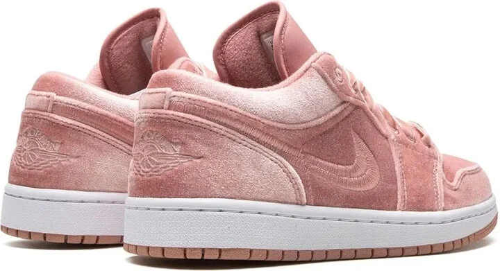 Air Jordan 1 Low SE "Pink Velvet" sneakers - Image 3