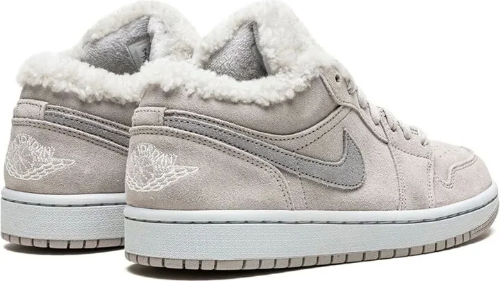 Air Jordan 1 Low SE "Sherpa Fleece" sneakers - Image 3