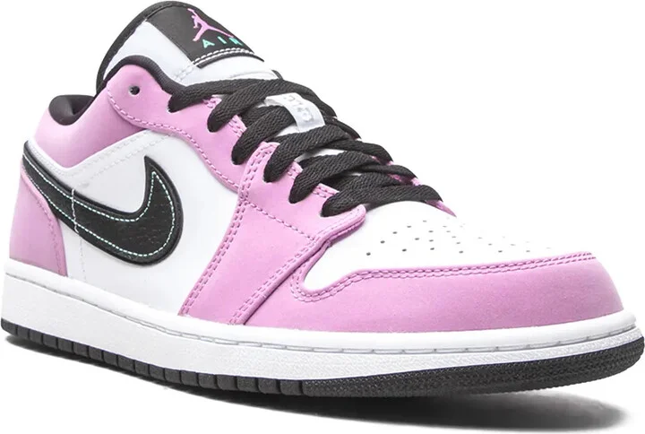 Air Jordan 1 Low SE "Violet Shock" sneakers - Image 2