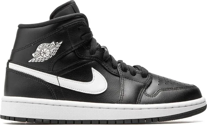 Air Jordan 1 Mid "Black/White" sneakers
