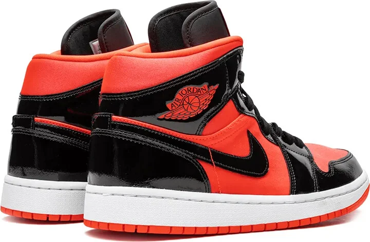 Air Jordan 1 Mid "Hot Punch" sneakers - Image 3