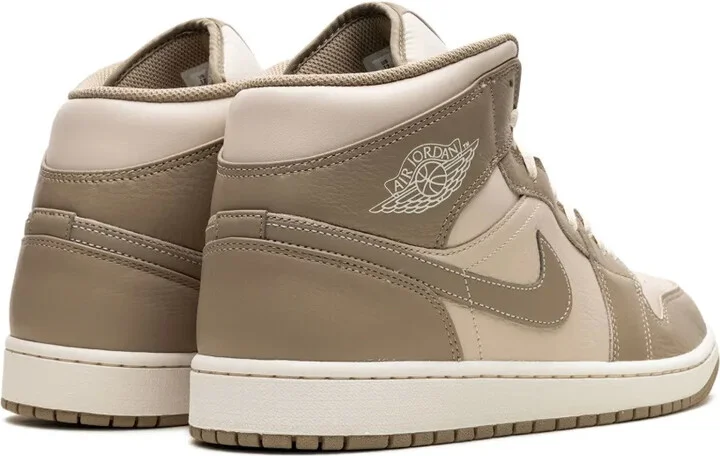 Air Jordan 1 Mid "Legend - Image 3