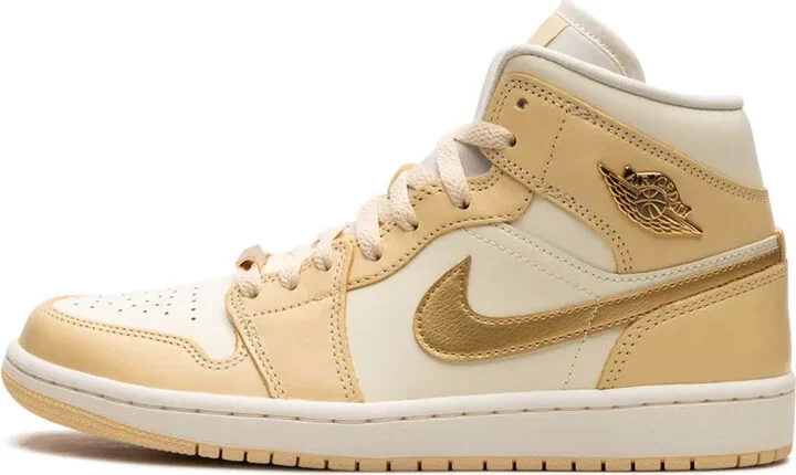 Air Jordan 1 Mid "Pale Vanilla / Coconut Milk / Sail / Metallic Gold" sneakers - Image 4