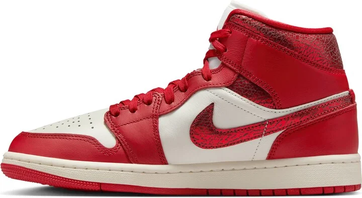 Air Jordan 1 Mid SE Basketball Sneaker - Image 6
