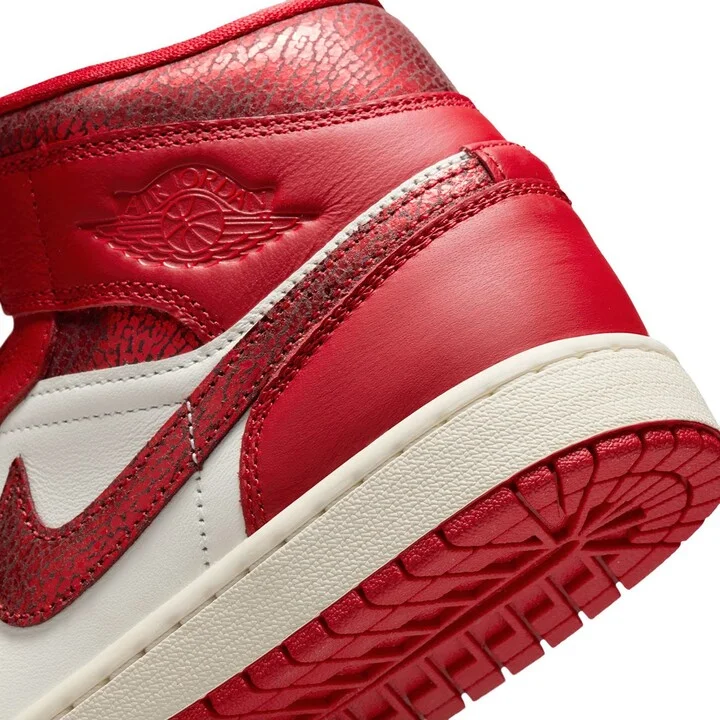 Air Jordan 1 Mid SE Basketball Sneaker - Image 7