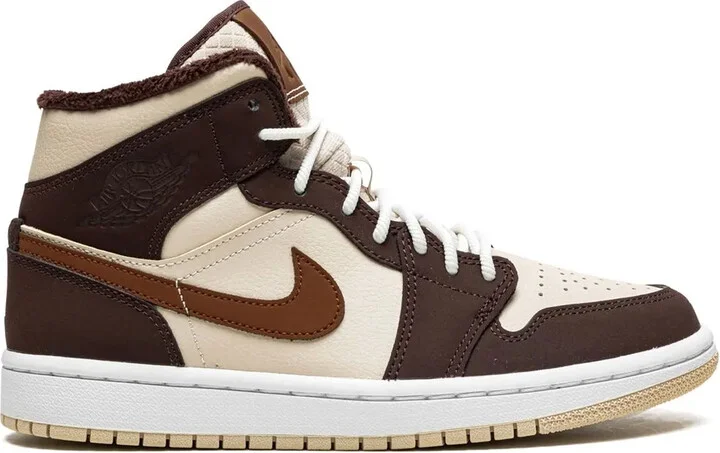Air Jordan 1 Mid SE "Brown Basalt Fleece" sneakers