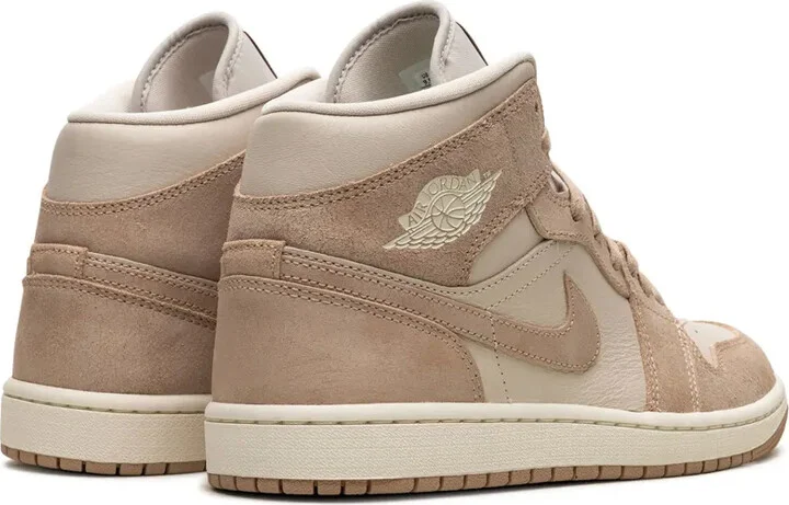 Air Jordan 1 Mid SE "Legend Light Brown" sneakers - Image 3