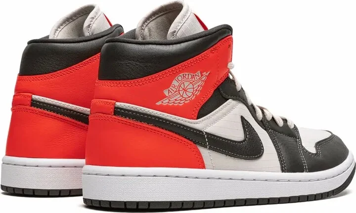 Air Jordan 1 Mid SE "Newsprint" sneakers - Image 3