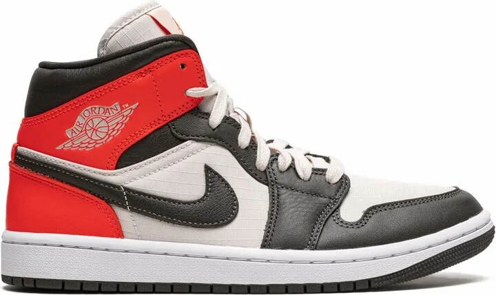 Air Jordan 1 Mid SE "Newsprint" sneakers