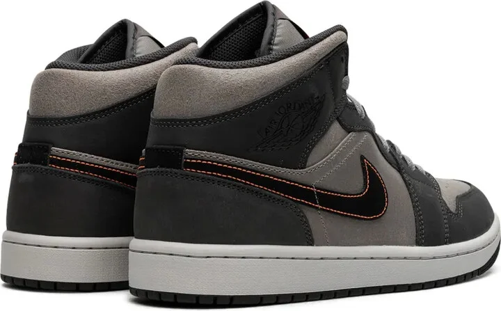 Air Jordan 1 Mid SE "Night Stadium" sneakers - Image 3