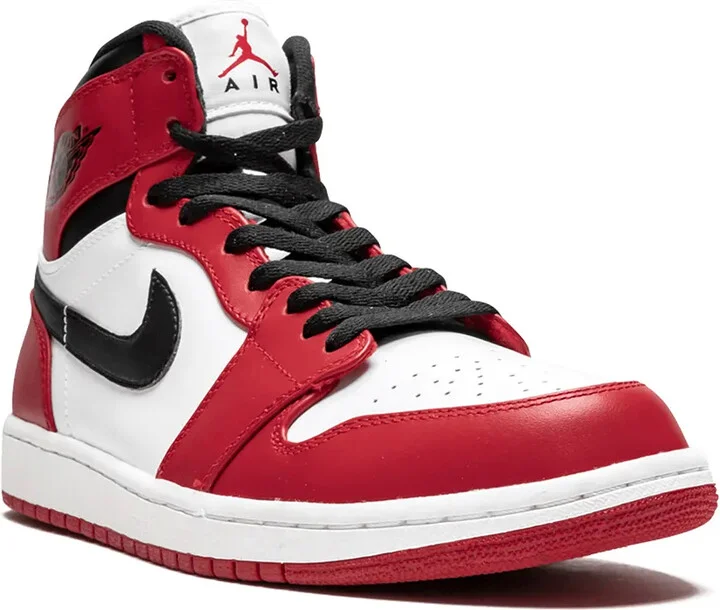 Air Jordan 1 Retro High "Chicago" sneakers - Image 2