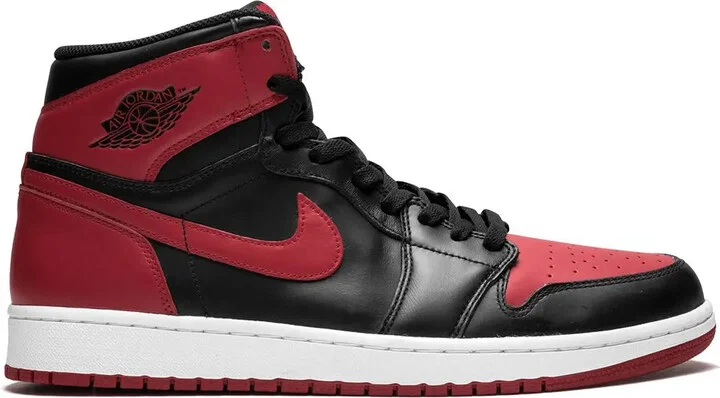 Air Jordan 1 Retro High OG "Bred 2013" sneakers