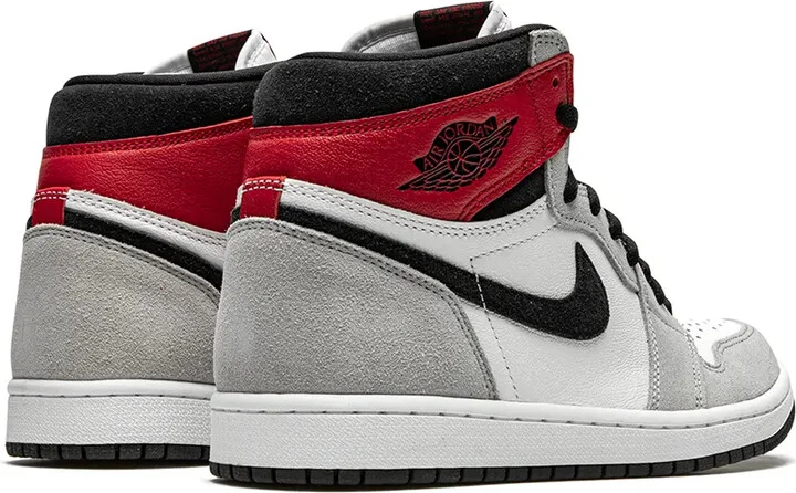 Air Jordan 1 Retro High OG "Light Smoke Grey" sneakers - Image 3