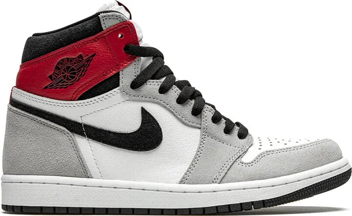 Air Jordan 1 Retro High OG "Light Smoke Grey" sneakers