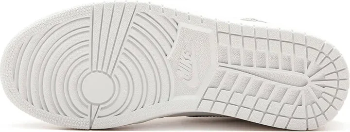 Air Jordan 1 Retro High OG "Premium Essentials" sneakers - Image 4