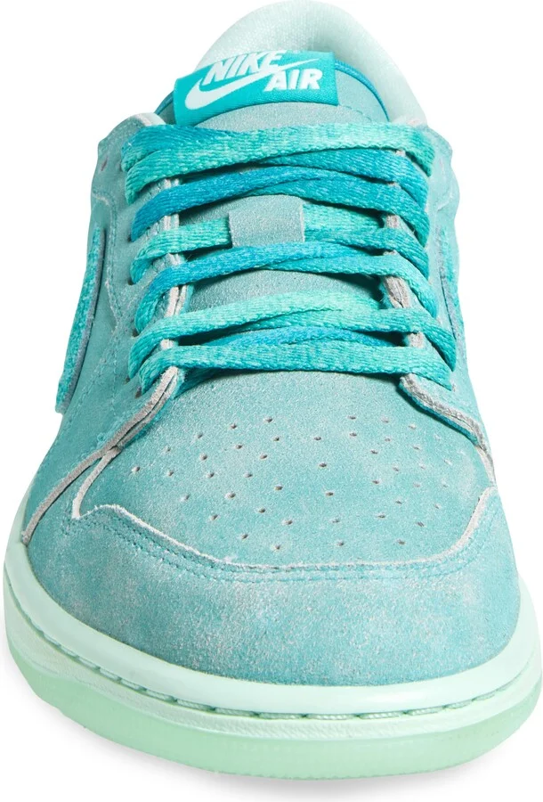 Air Jordan 1 Retro Low Basketball Sneaker - Image 4