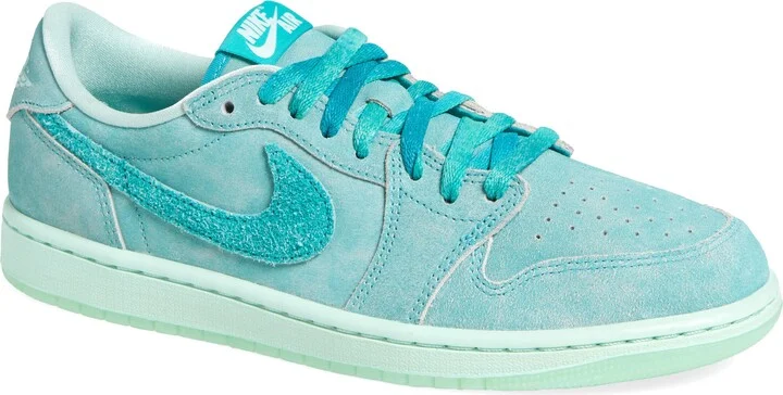 Air Jordan 1 Retro Low Basketball Sneaker