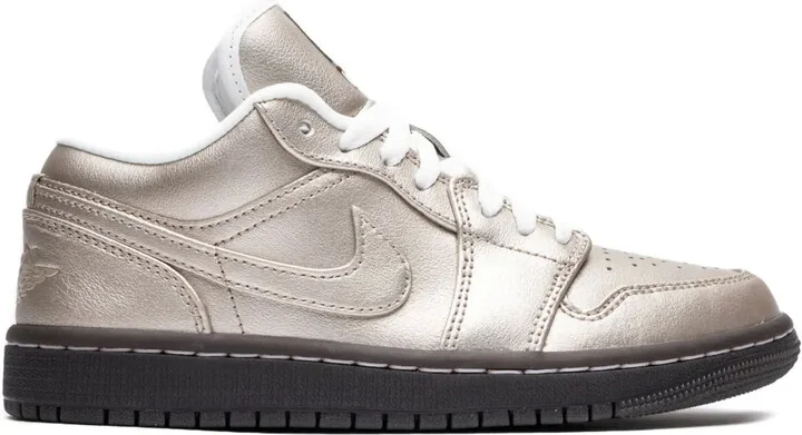 Air Jordan 1 sneakers