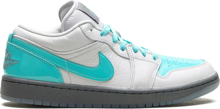 Air Jordan 1 sneakers