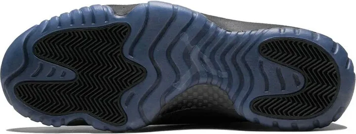 Air Jordan 11 Retro "Cap and Gown" sneakers - Image 5