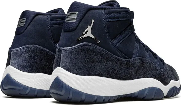 Air Jordan 11 Velvet "Midnight Navy" sneakers - Image 3