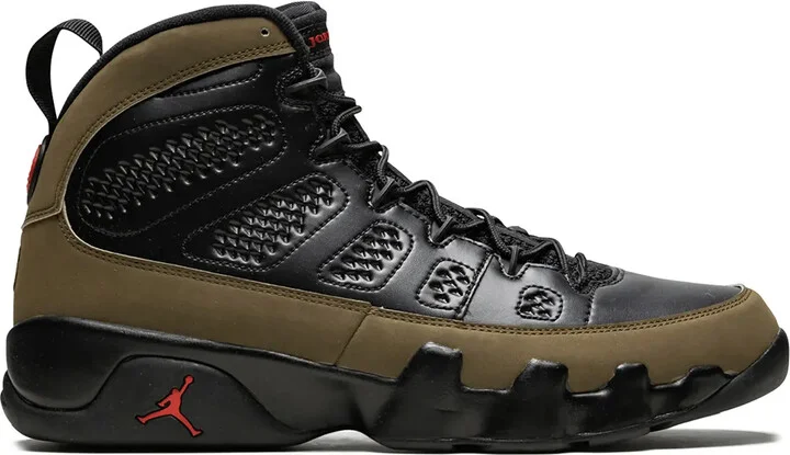 Air Jordan 9 Retro sneakers