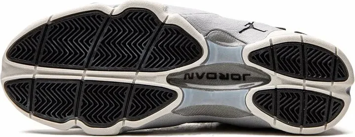 Air Jordan OG "Neutral Grey/Cement Grey-Black" sneakers - Image 4
