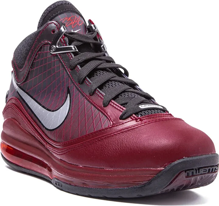 Air Max LeBron 7 QS "Christmas 2019" sneakers - Image 2