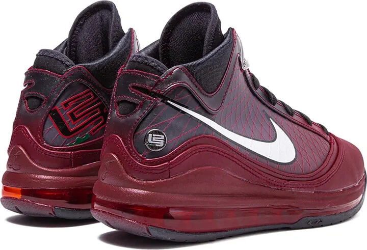 Air Max LeBron 7 QS "Christmas 2019" sneakers - Image 3