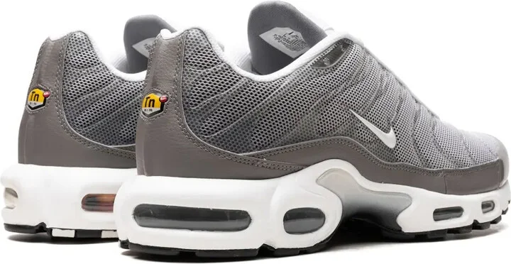 Air Max Plus SE "Flat Pewter" sneakers - Image 3