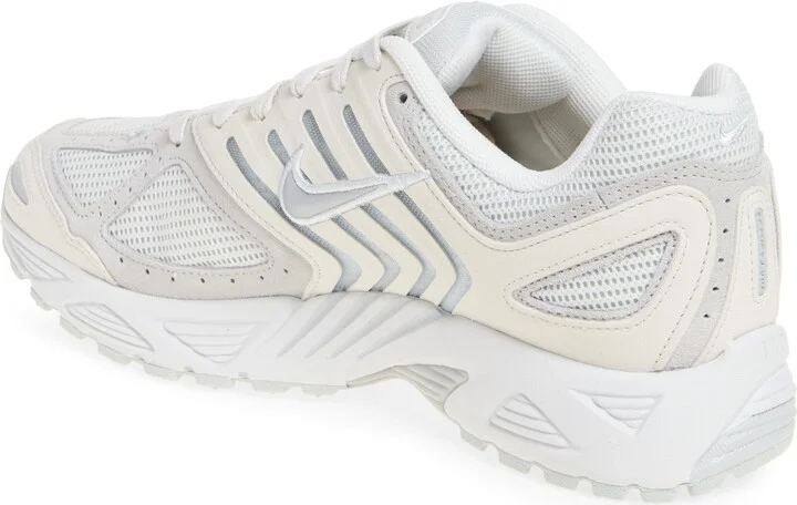 Air Pegasus 2005 SE Sneaker - Image 2