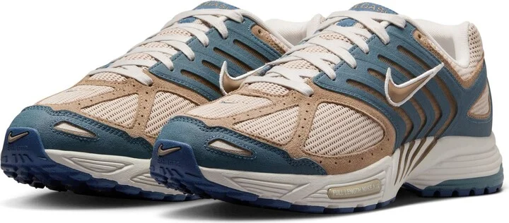 Air Pegasus 2005 SE Sneaker